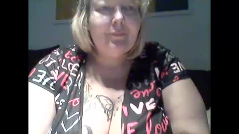 Snapshot of thickdarkangel chatting on April 14, 2026, 2:12 pm thickdarkangel online show from April 14, 2026, 2:12 pm