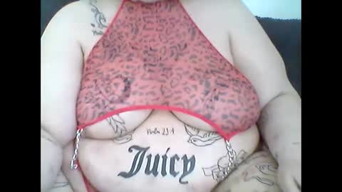 Snapshot of thickdarkangel chatting on April 17, 2026, 4:10 pm thickdarkangel online show from April 17, 2026, 4:10 pm