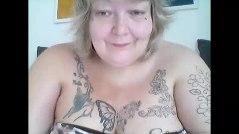 Snapshot of thickdarkangel chatting on May 26, 2026, 1:29 pm thickdarkangel online show from May 26, 2026, 1:29 pm