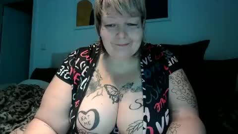 Snapshot of thickdarkangel chatting on July 27, 2026, 6:04 pm thickdarkangel online show from July 27, 2026, 6:04 pm