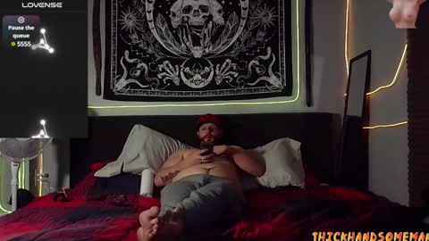 Snapshot of thickhandsomeman chatting on December 3, 2024, 5:53 am ThickHandsomeMan online show from December 3, 2024, 5:53 am