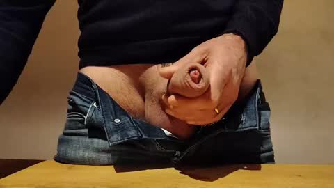 Snapshot of thickrum chatting on March 5, 2025, 9:26 pm Thickru online show from March 5, 2025, 9:26 pm