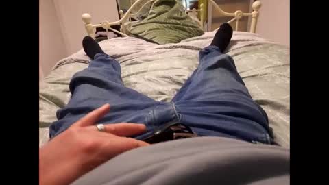 thicksingarters online show from December 2, 2025, 8:04 pm