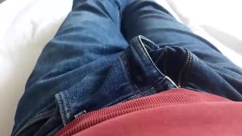 thicksingarters online show from December 16, 2025, 12:43 pm