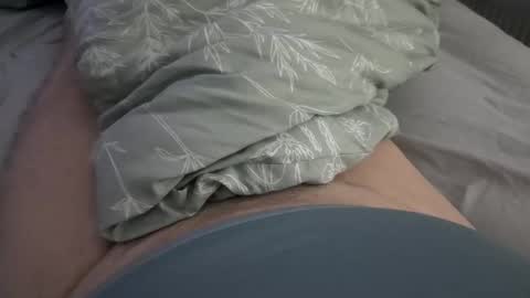 thicksingarters online show from December 17, 2025, 7:47 am