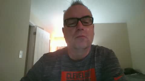 thickwhiteload online show from January 4, 2025, 2:46 pm