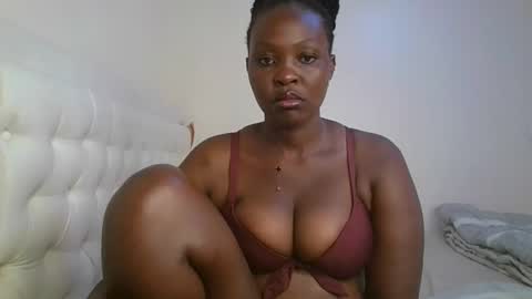 Snapshot of thicky_rue chatting on December 15, 2025, 9:46 am Rue online show from December 15, 2025, 9:46 am