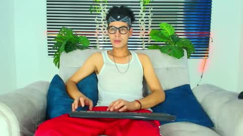 Snapshot of thiiagosaeenz chatting on January 31, 2026, 9:35 pm Thiago Saenzz online show from January 31, 2026, 9:35 pm