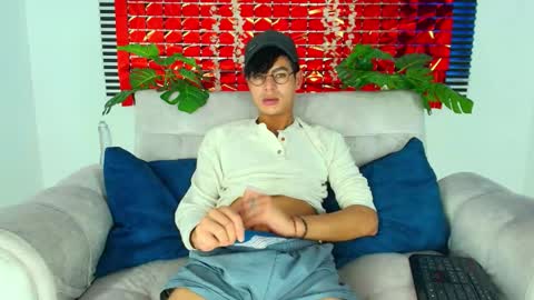 Snapshot of thiiagosaeenz chatting on February 12, 2026, 6:36 pm Thiago Saenzz online show from February 12, 2026, 6:36 pm