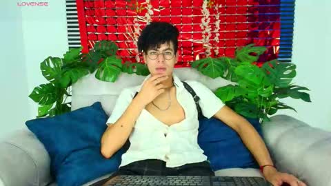 Snapshot of thiiagosaeenz chatting on February 24, 2026, 4:05 pm Thiago Saenzz online show from February 24, 2026, 4:05 pm