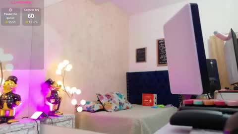 Snapshot of thin_eva chatting on June 15, 2026, 12:07 pm Eva online show from June 15, 2026, 12:07 pm
