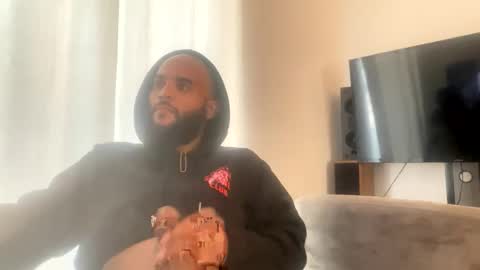 Snapshot of thisdikgood chatting on December 17, 2025, 3:51 pm El DURO online show from December 17, 2025, 3:51 pm