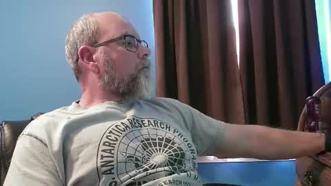 Snapshot of thisguy374 chatting on December 24, 2024, 7:00 pm thisguy374 online show from December 24, 2024, 7:00 pm