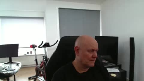 thomas315627 online show from April 4, 2026, 12:02 pm