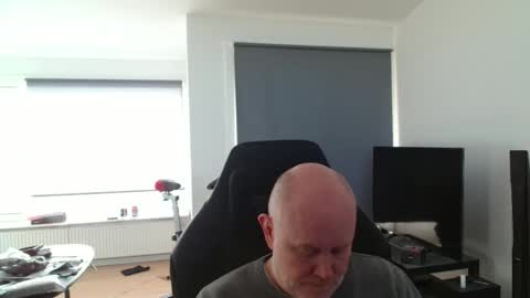 thomas315627 online show from April 6, 2026, 4:08 pm