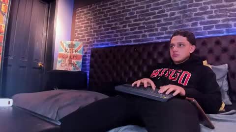 Snapshot of thomas_may4rs chatting on January 25, 2025, 7:28 am ---Thomas--- online show from January 25, 2025, 7:28 am