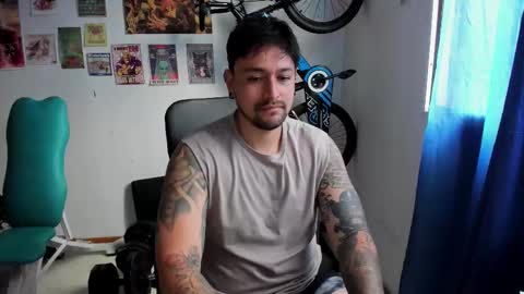 Snapshot of thomas_rol chatting on November 27, 2025, 4:53 pm Thomas online show from November 27, 2025, 4:53 pm