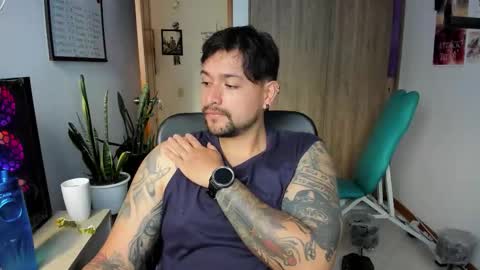 Snapshot of thomas_rol chatting on December 4, 2025, 4:48 pm Thomas online show from December 4, 2025, 4:48 pm