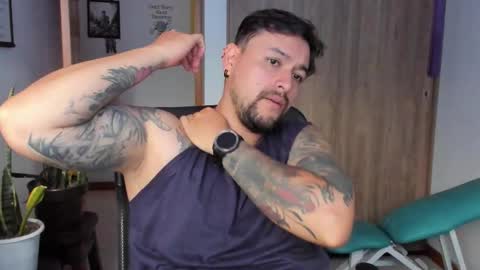 Snapshot of thomas_rol chatting on December 15, 2025, 6:45 pm Thomas online show from December 15, 2025, 6:45 pm