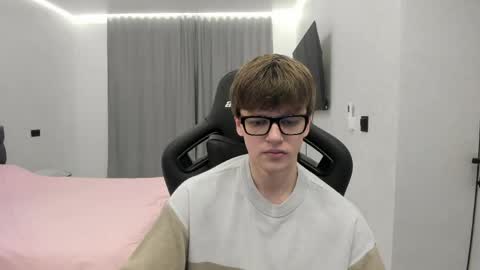 Snapshot of thomas_shelbivip chatting on May 4, 2026, 6:48 pm Tomas online show from May 4, 2026, 6:48 pm