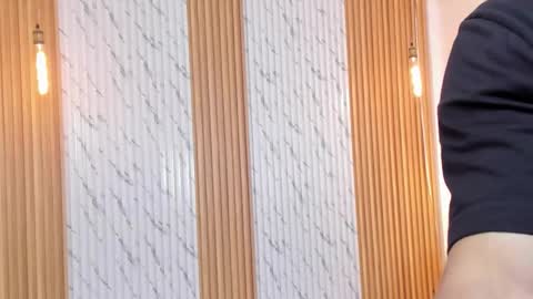 Thomas online show from November 12, 2025, 11:54 am