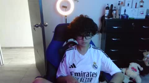 Snapshot of thomascooper_cams chatting on October 22, 2025, 5:56 pm VALERIA online show from October 22, 2025, 5:56 pm