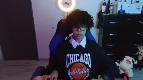 Snapshot of thomascooper_cams chatting on October 24, 2025, 8:05 pm VALERIA online show from October 24, 2025, 8:05 pm