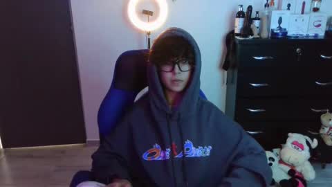 Snapshot of thomascooper_cams chatting on October 27, 2025, 7:18 pm VALERIA online show from October 27, 2025, 7:18 pm