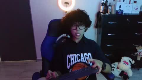 Snapshot of thomascooper_cams chatting on October 28, 2025, 6:54 pm VALERIA online show from October 28, 2025, 6:54 pm