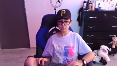 Snapshot of thomascooper_cams chatting on November 11, 2025, 7:25 pm VALERIA online show from November 11, 2025, 7:25 pm