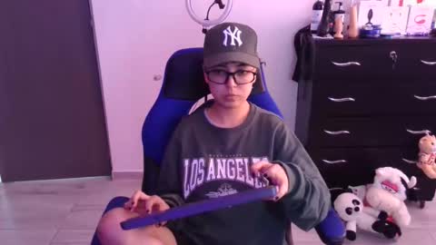 Snapshot of thomascooper_cams chatting on November 16, 2025, 6:57 pm VALERIA online show from November 16, 2025, 6:57 pm