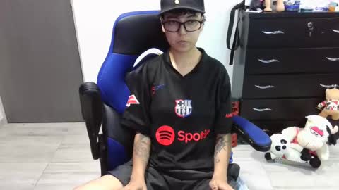 Snapshot of thomascooper_cams chatting on November 24, 2025, 1:05 am VALERIA online show from November 24, 2025, 1:05 am