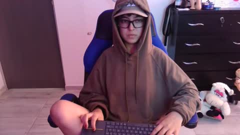 Snapshot of thomascooper_cams chatting on November 28, 2025, 6:54 pm VALERIA online show from November 28, 2025, 6:54 pm