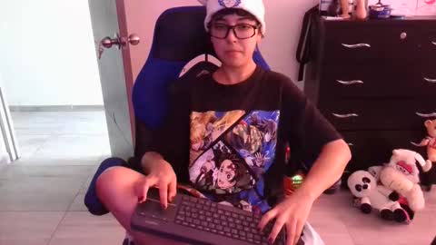 Snapshot of thomascooper_cams chatting on December 3, 2025, 5:22 pm VALERIA online show from December 3, 2025, 5:22 pm