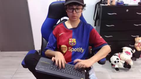 Snapshot of thomascooper_cams chatting on December 13, 2025, 7:53 pm VALERIA online show from December 13, 2025, 7:53 pm