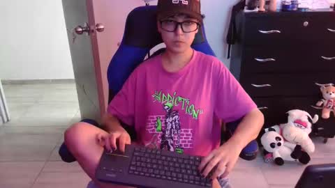 Snapshot of thomascooper_cams chatting on December 15, 2025, 6:34 pm VALERIA online show from December 15, 2025, 6:34 pm