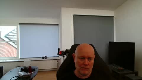 thomash32 online show from November 23, 2025, 8:36 am