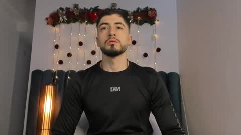 Snapshot of thomasmarzo1 chatting on December 14, 2025, 8:24 pm sweetfit boy online show from December 14, 2025, 8:24 pm