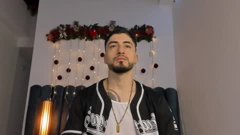 Snapshot of thomasmarzo1 chatting on December 15, 2025, 5:28 pm sweetfit boy online show from December 15, 2025, 5:28 pm