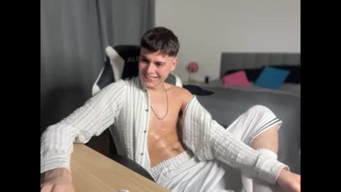 Thomas online show from June 27, 2026, 3:44 am
