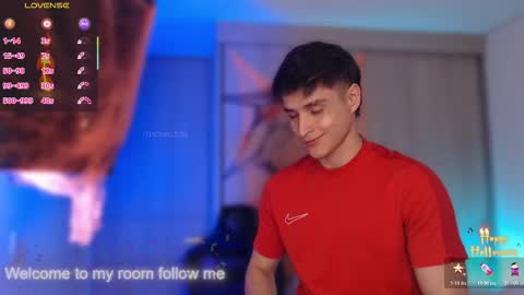 Snapshot of thomklein chatting on October 31, 2025, 5:25 pm Thom Klein online show from October 31, 2025, 5:25 pm