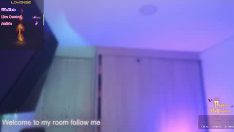 Snapshot of thomklein chatting on November 6, 2025, 7:04 pm Thom Klein online show from November 6, 2025, 7:04 pm