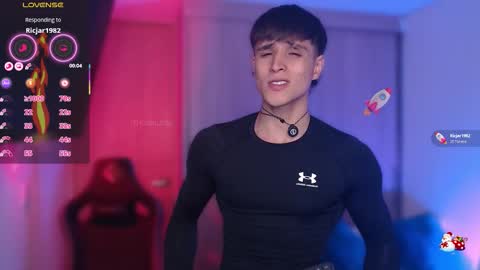 Snapshot of thomklein chatting on November 18, 2025, 9:03 am Thom Klein online show from November 18, 2025, 9:03 am