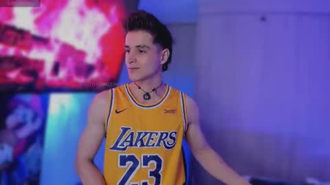 Snapshot of thomklein chatting on November 21, 2025, 9:19 am Thom Klein online show from November 21, 2025, 9:19 am