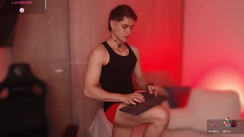 Snapshot of thomklein chatting on November 29, 2025, 5:49 pm Thom Klein online show from November 29, 2025, 5:49 pm