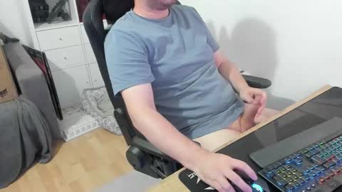 Snapshot of thommy2008 chatting on September 12, 2025, 10:59 am thommy2008 online show from September 12, 2025, 10:59 am