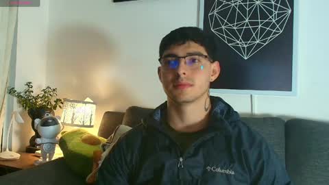 Snapshot of thomylov chatting on May 31, 2026, 9:05 am thomylov online show from May 31, 2026, 9:05 am