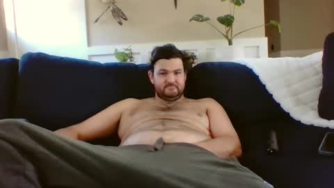 Snapshot of throwaway00000007 chatting on January 17, 2025, 5:51 pm Make me explode please... online show from January 17, 2025, 5:51 pm