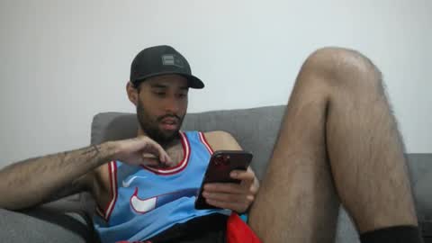 Snapshot of throwawayyourgun chatting on December 10, 2024, 7:54 pm Luka online show from December 10, 2024, 7:54 pm