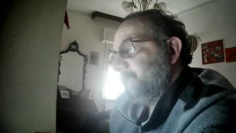 Snapshot of thunderflash73 chatting on February 17, 2025, 7:37 am Little Wolf online show from February 17, 2025, 7:37 am